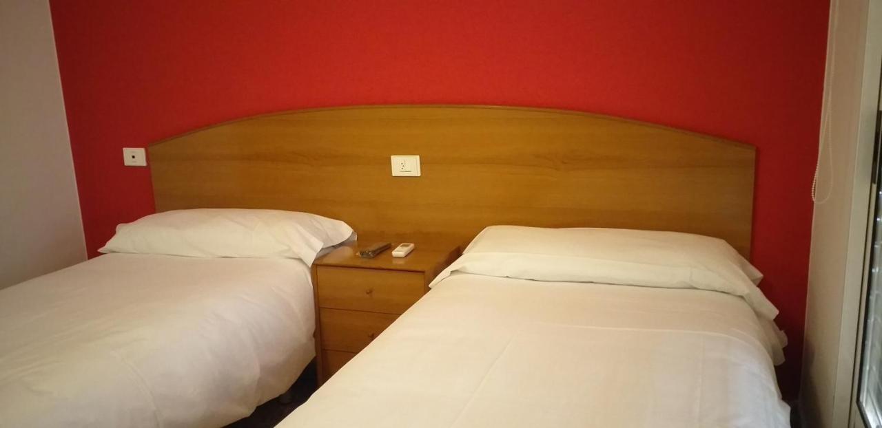 Hostal Meson De Paco Cariñena Exterior foto